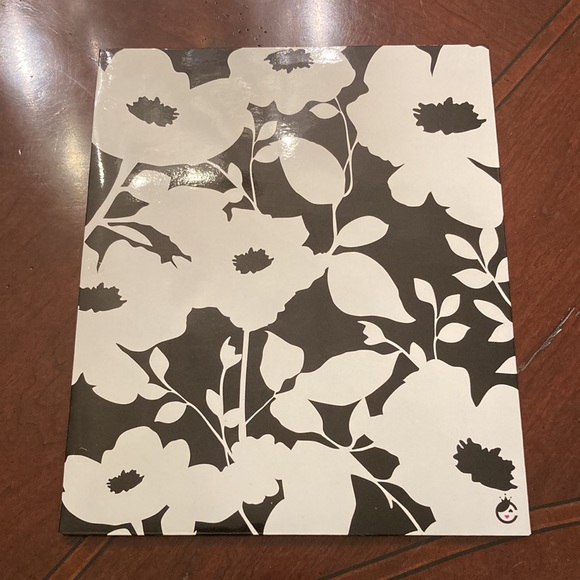 COPY - Set of three Studio C “The Fashionista Collection” printed 2-pocket fold… - Picture 6 of 8